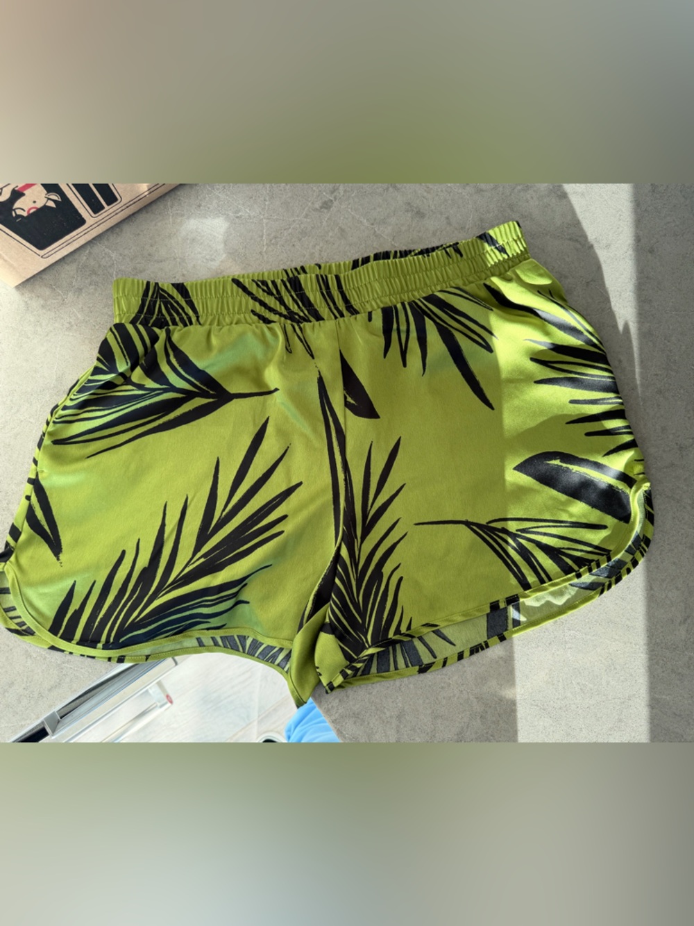 A New Day Green Tropical Palm-Print Short